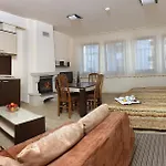 Apartment Deluxe In Stoykite Pamporovo